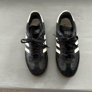 Men’s Adidas Samba indoor soccer shoes. Size 7.5